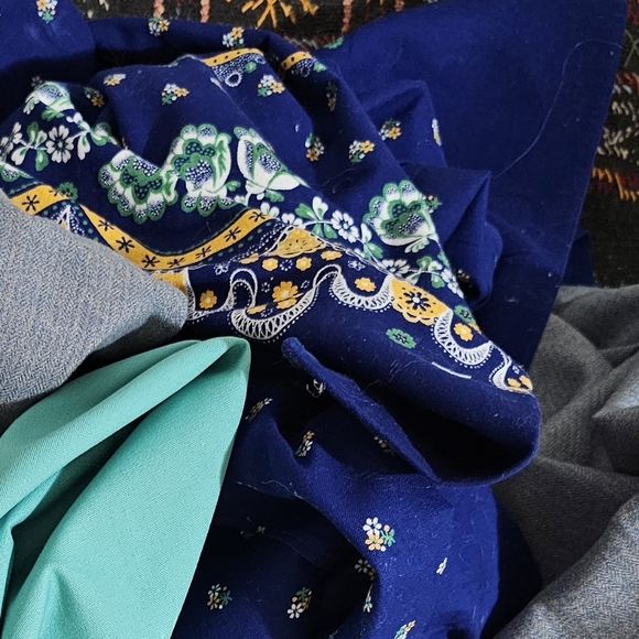 Fringed fabric to making dresses & skirts - Picture 4 of 4